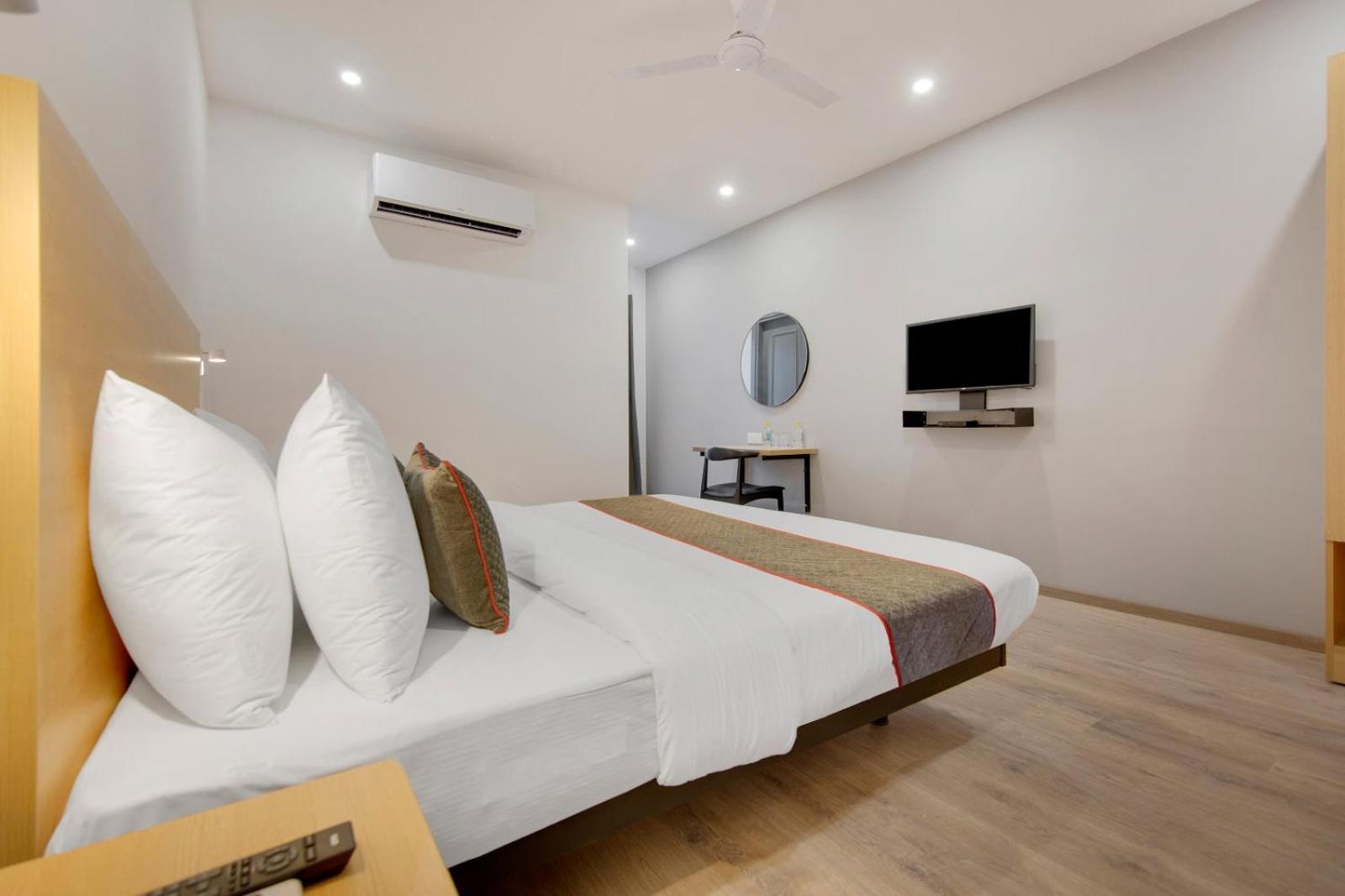 Hotel Aerotech Near Delhi Airport Nuova Delhi Esterno foto